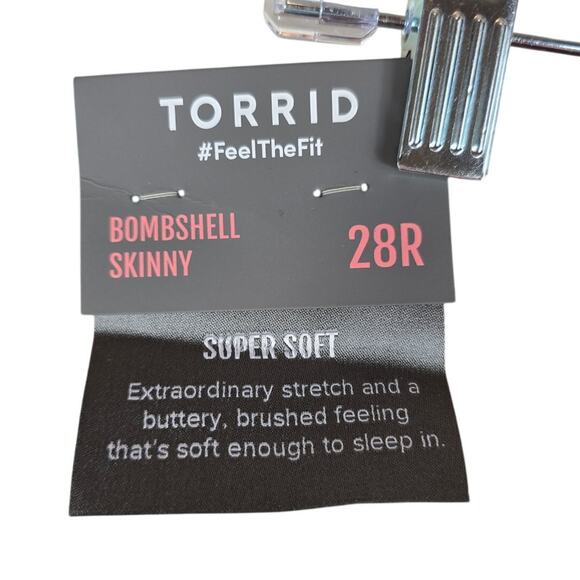 Torrid Bombshell Skinny Super Soft Red Women's Jeans 28 NWT MSRP $79,50 - Picture 3 of 6